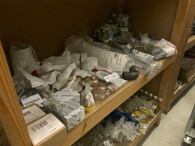 Divers installatiemateriaal - afbeelding 1 van  8