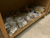 Divers installatiemateriaal - afbeelding 1 van  9