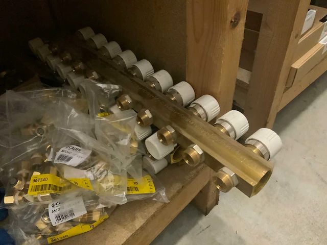 Divers installatiemateriaal - afbeelding 9 van  9