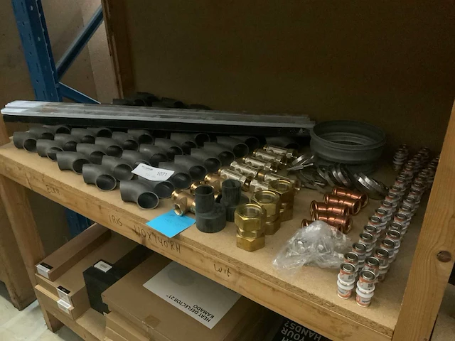 Divers installatiemateriaal - afbeelding 1 van  6