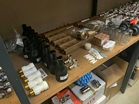 Divers installatiemateriaal - afbeelding 1 van  8