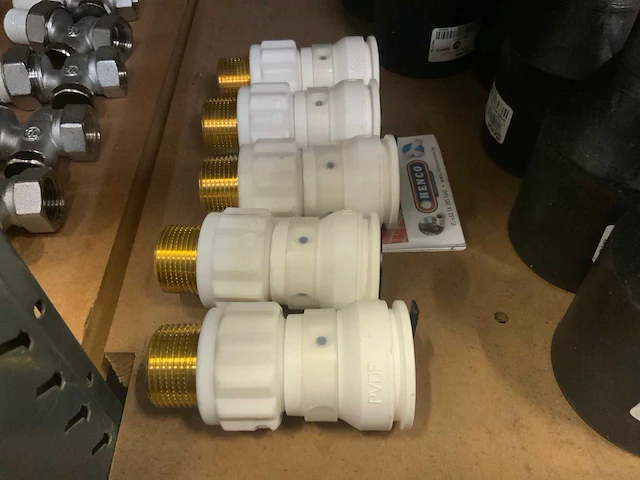 Divers installatiemateriaal - afbeelding 2 van  8