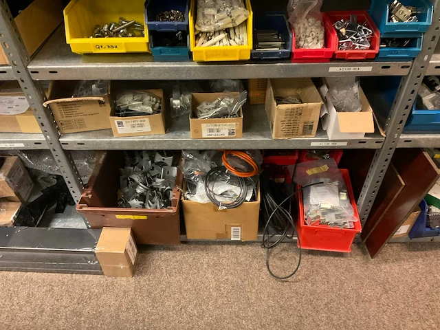Divers installatiemateriaal - afbeelding 13 van  34