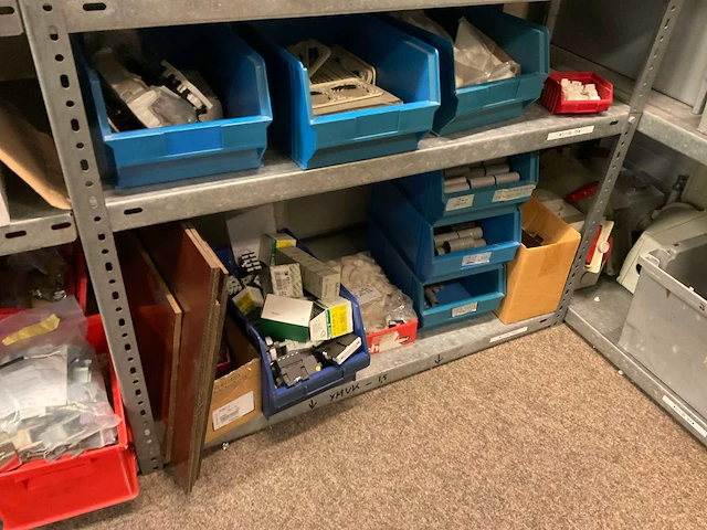 Divers installatiemateriaal - afbeelding 17 van  34