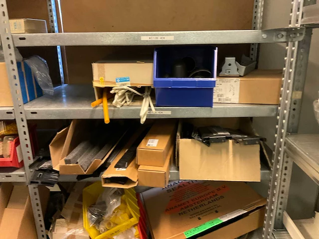 Divers installatiemateriaal - afbeelding 24 van  34