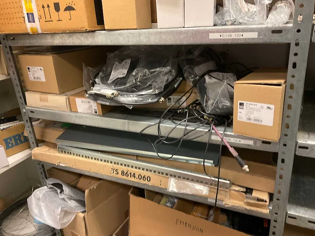 Divers installatiemateriaal - afbeelding 30 van  34