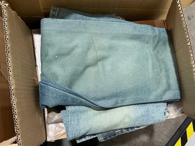 Divers jeans - afbeelding 9 van  11