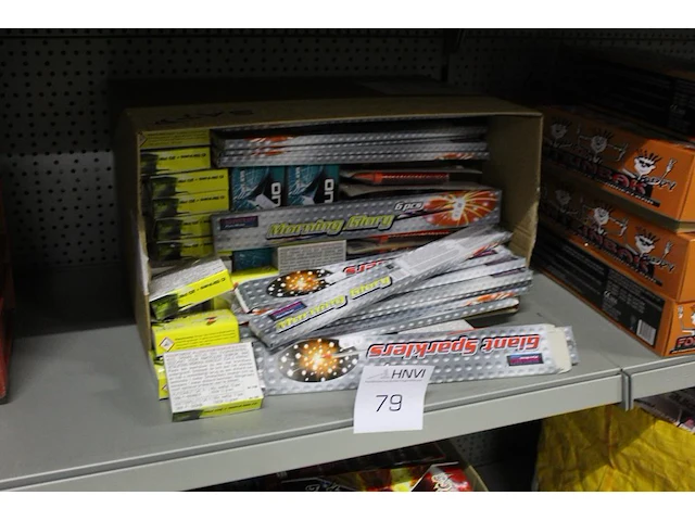 Divers kindervuurwerk in doos w.o. sterretjes en lightning duo´s - afbeelding 2 van  2