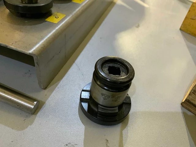 Divers kotter en freesgereedschap - afbeelding 10 van  19