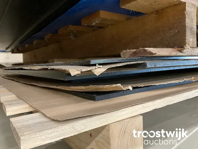 Divers kunststof plaatmateriaal - afbeelding 2 van  14