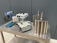 Divers laboratoriumapparatuur en equipment - afbeelding 3 van  7