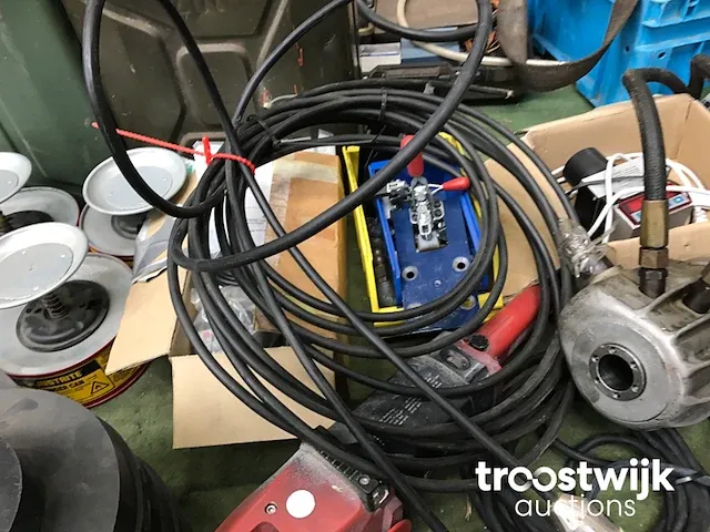 Divers materiaal - afbeelding 10 van  13