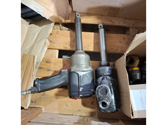 Divers pneumatisch gereedschap en slangen, o.a ingersoll rand - afbeelding 3 van  9