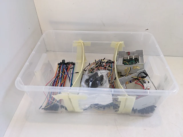 Divers schakelmateriaal - afbeelding 1 van  7