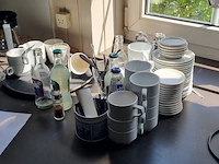 Divers servies en decoratie - afbeelding 8 van  15