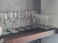 Divers servies en decoratie - afbeelding 11 van  15
