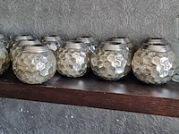 Divers servies en decoratie - afbeelding 12 van  15
