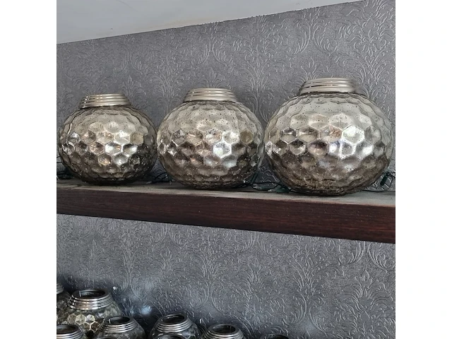 Divers servies en decoratie - afbeelding 14 van  15