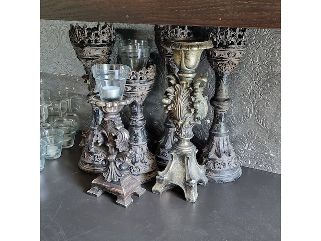 Divers servies en decoratie - afbeelding 15 van  15