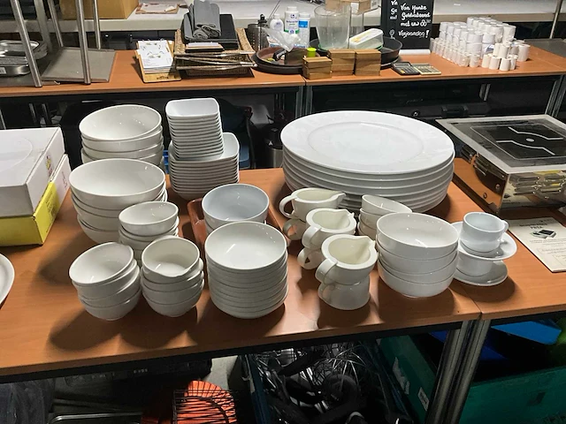 Divers servies - afbeelding 2 van  7