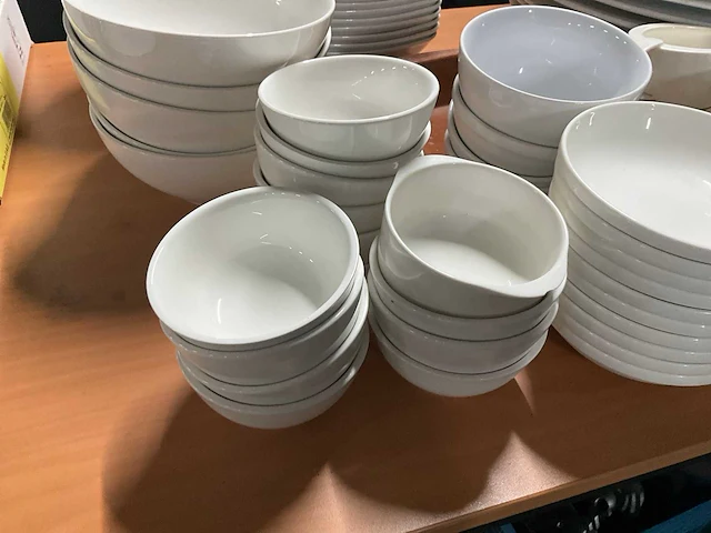 Divers servies - afbeelding 6 van  7