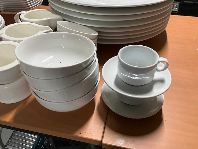 Divers servies - afbeelding 3 van  8