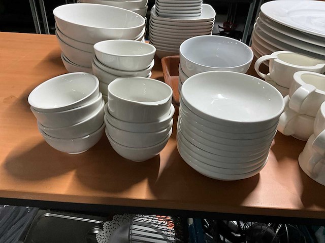 Divers servies - afbeelding 6 van  8