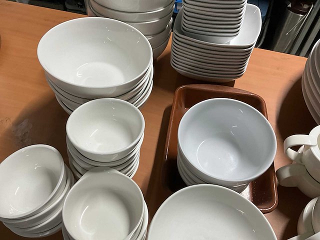 Divers servies - afbeelding 7 van  8