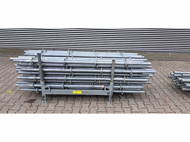 Divers steiger materiaal (148x) - afbeelding 2 van  4