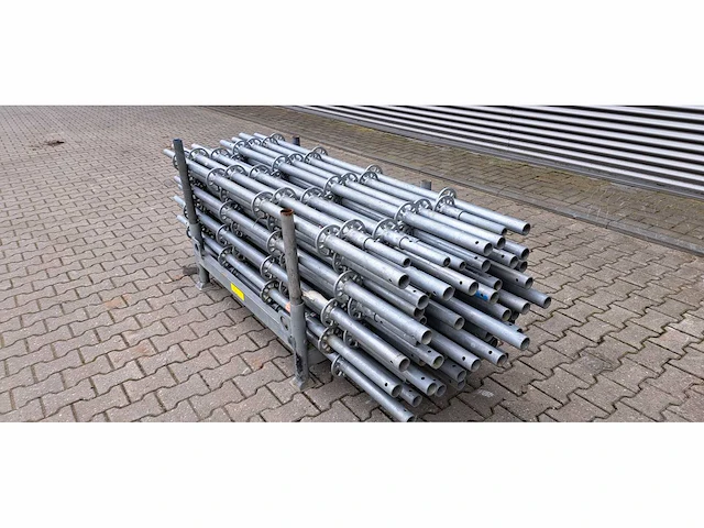 Divers steiger materiaal (148x) - afbeelding 3 van  4