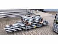 Divers steiger materiaal (148x) - afbeelding 4 van  4