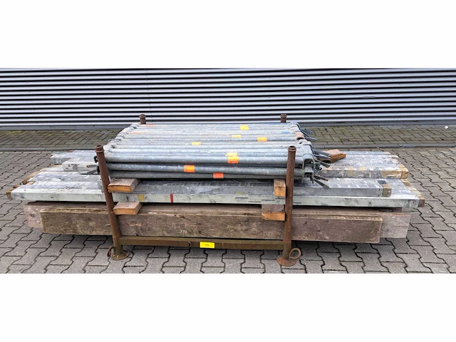 Divers steiger materiaal voornamelijk kortelingen (190x) - afbeelding 1 van  6