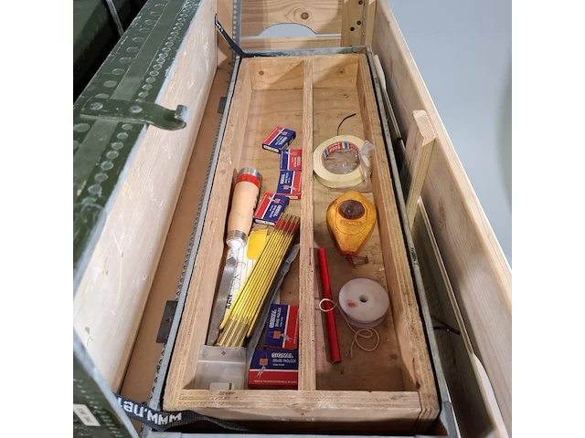 Divers stratenmakers gereedschap - afbeelding 4 van  9