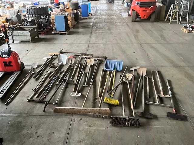 Divers tuingereedschap - afbeelding 1 van  6