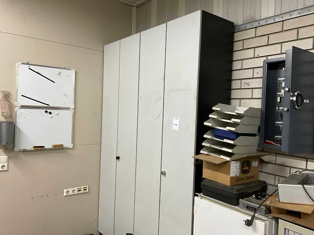 Divers werkplaatsmeubilair - afbeelding 5 van  5