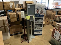 Divers winkel inventaris (4x) - afbeelding 1 van  6