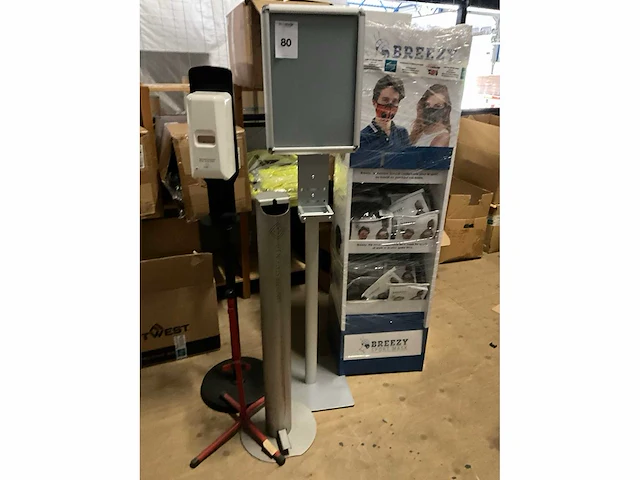 Divers winkel inventaris (4x) - afbeelding 2 van  6