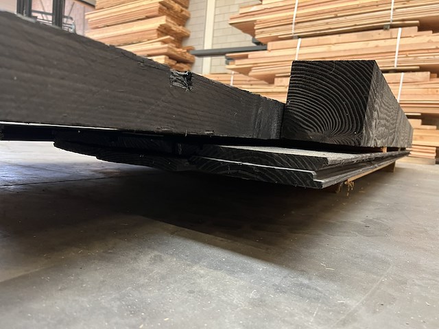 Divers zwart en blank douglas hout - afbeelding 6 van  11