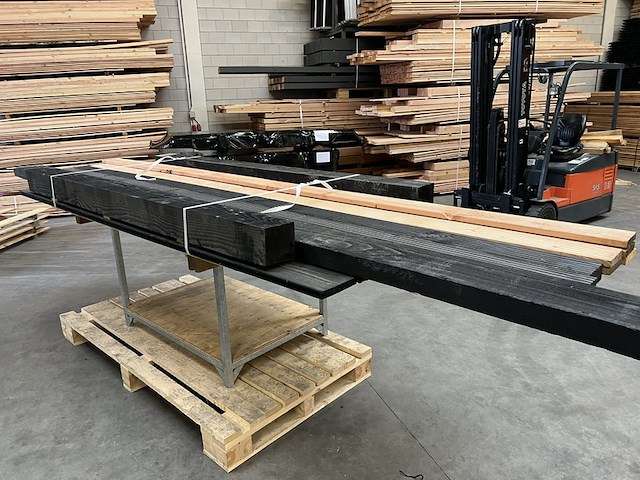 Divers zwart en blank douglas hout - afbeelding 7 van  11