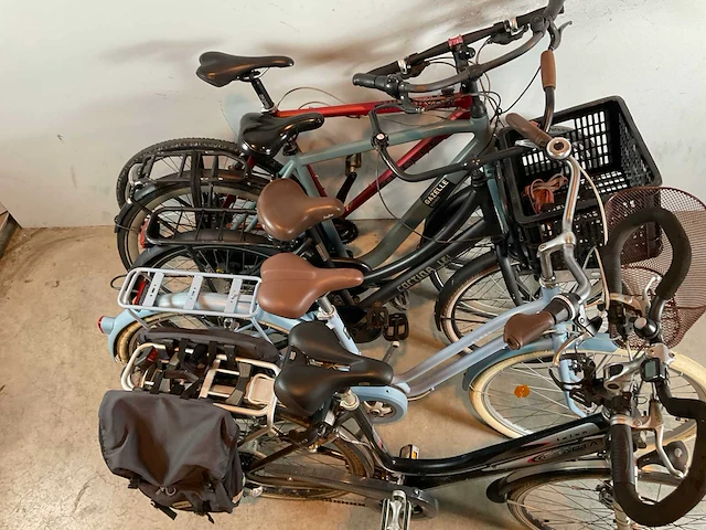 Diverse - damesfiets en herenfiets (5x) - afbeelding 2 van  6