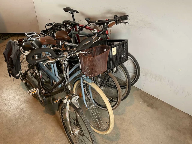 Diverse - damesfiets en herenfiets (5x) - afbeelding 3 van  6
