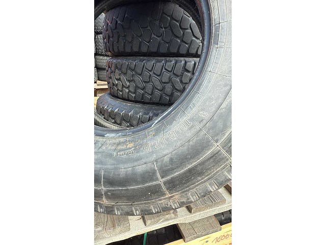 Diverse - vrachtwagenband - afbeelding 3 van  4