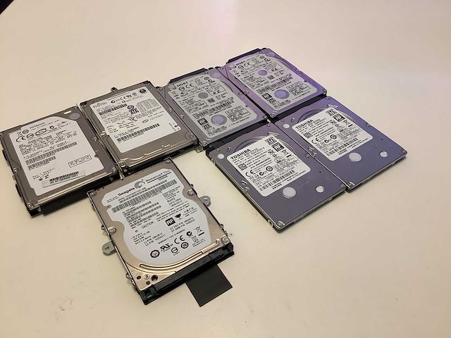 Diverse 2.5” sata interne hardeschijf (7x) - afbeelding 1 van  6