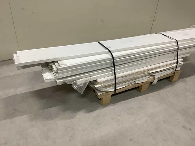 Diverse aannemersmateriaal - afbeelding 2 van  4