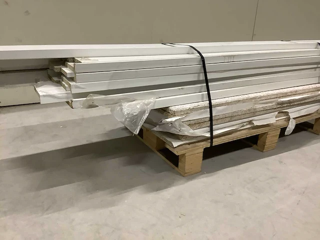 Diverse aannemersmateriaal - afbeelding 3 van  4