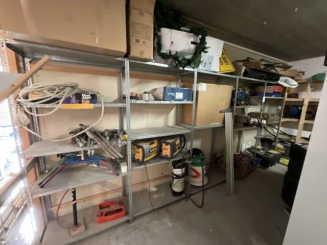 Diverse aannemersmaterialen - afbeelding 12 van  20