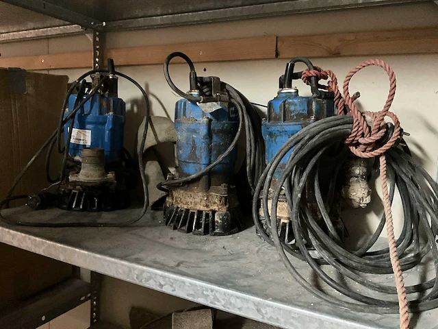 Diverse aannemersmaterialen - afbeelding 14 van  20