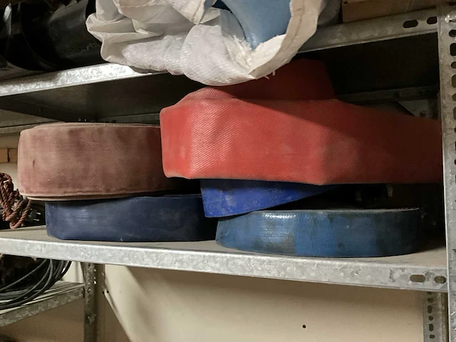 Diverse aannemersmaterialen - afbeelding 15 van  20