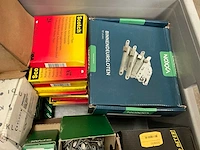 Diverse aannemersmaterialen - afbeelding 5 van  8