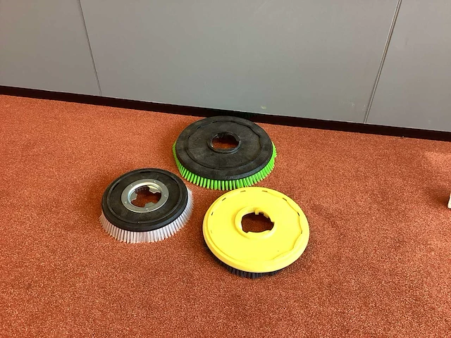Diverse afmetingen borstels voor poetsmachines (3x) - afbeelding 1 van  4